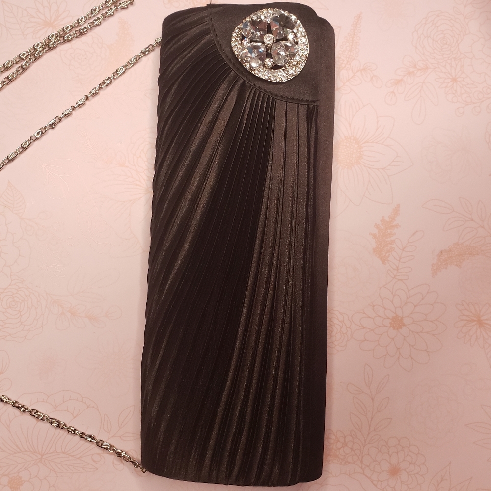 Black satin feeling handbag with gem flower design - Picture 2 of 12
